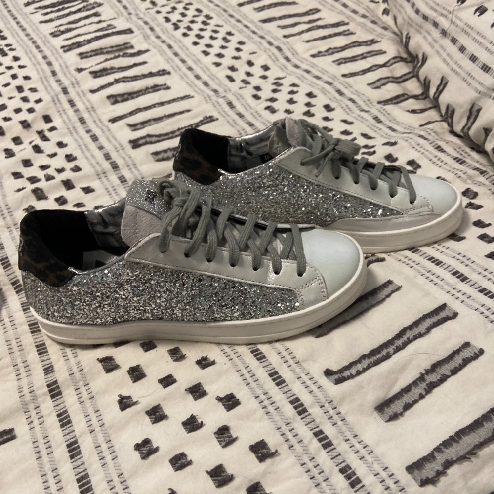 P448 Sneakers ~ Size 36 brand new!